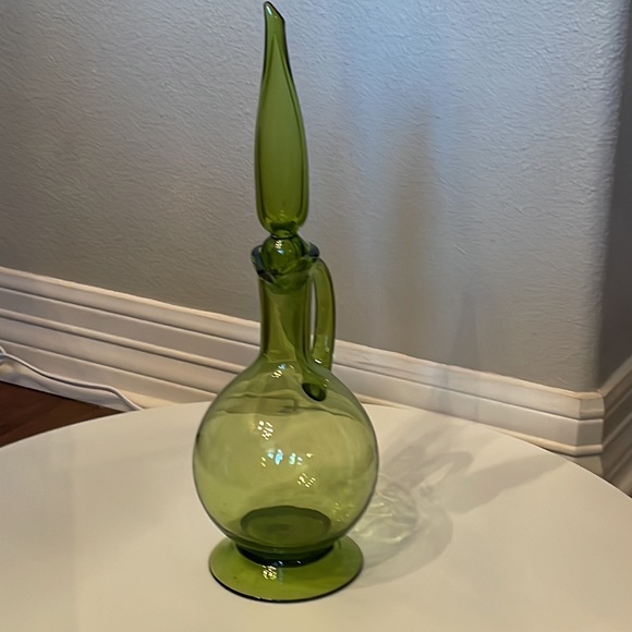 Olive Green glass decanter with flame stopper - Picture 7 of 17
